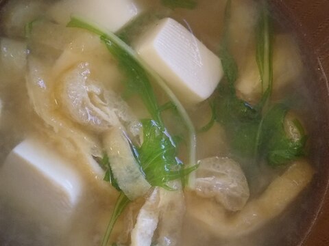 水菜と豆腐と油揚げのお味噌汁